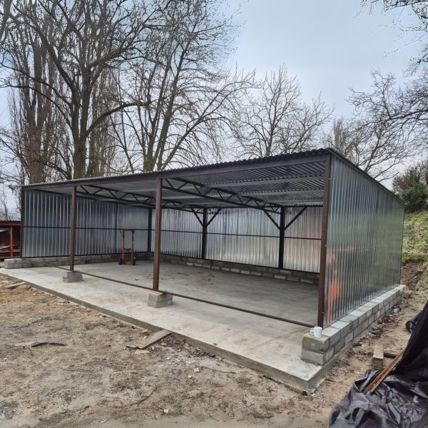 garaż blaszany carport ocynkowany trzystanowiskowy spad do tyłu
